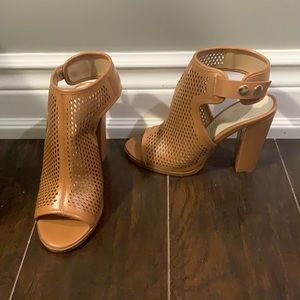 Like new Aldo Sandals